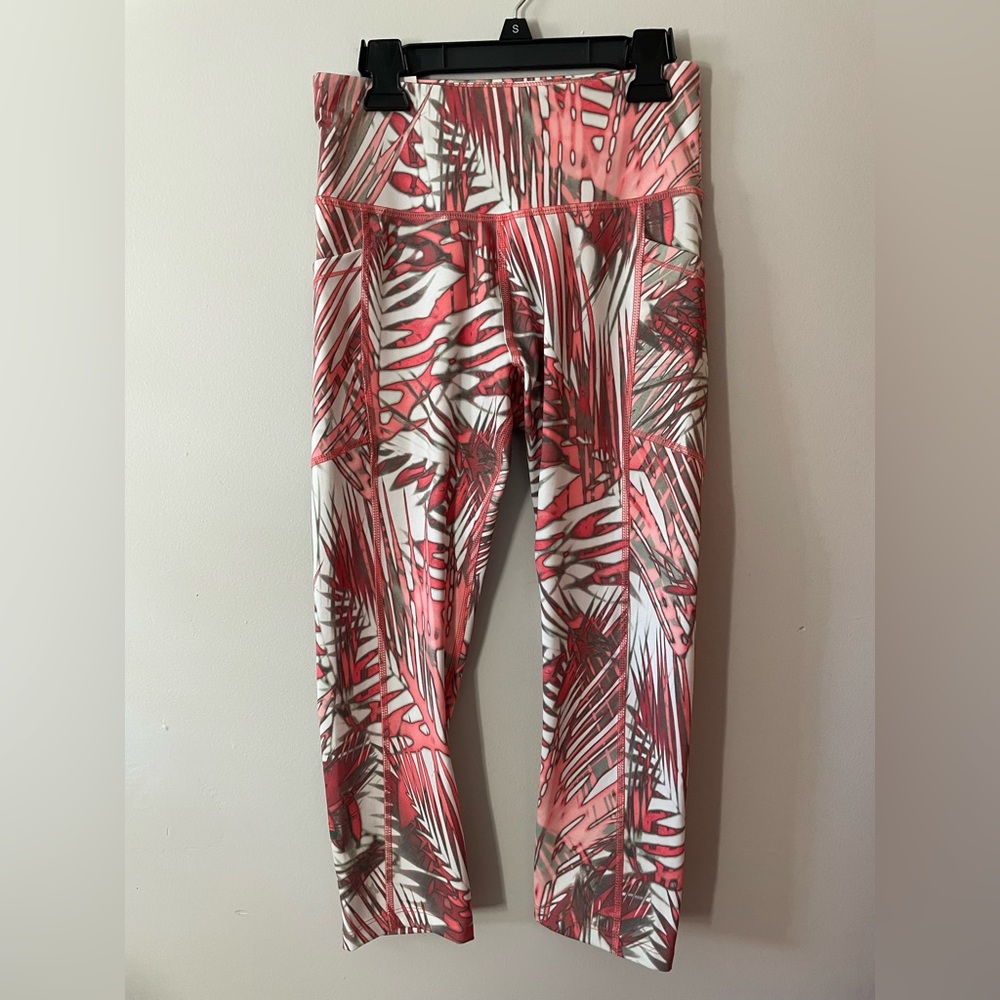 - NWT - Calvin Klein Performance crop legging
